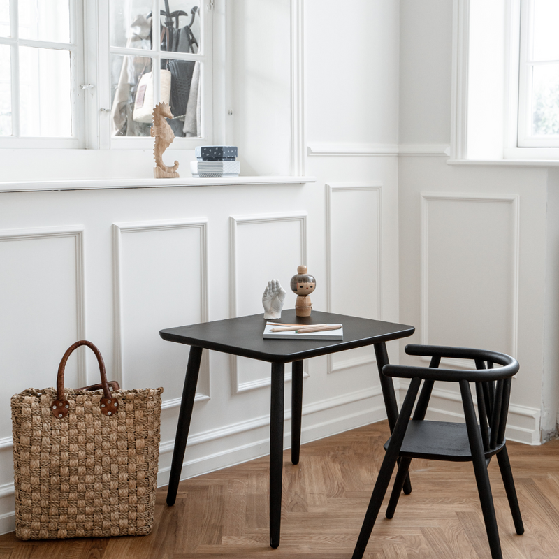 Asta Børnebord - sortbejdset eg